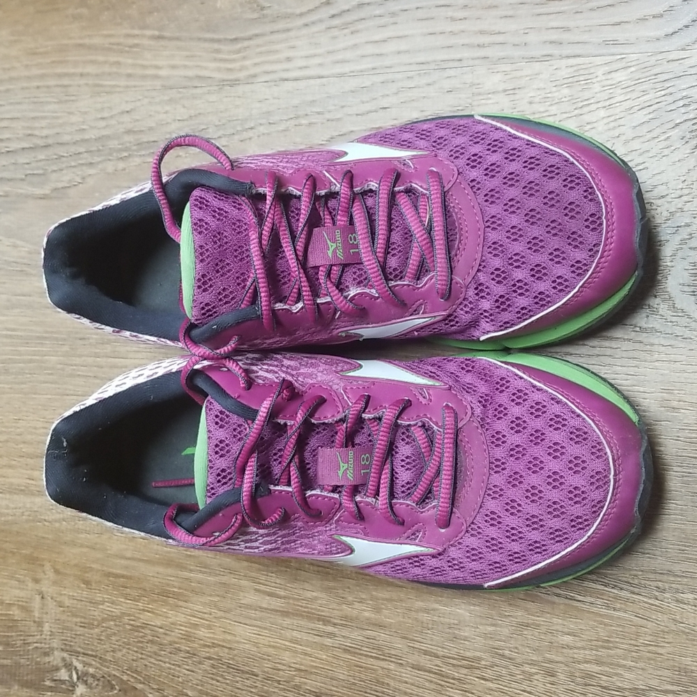 Women's Size 7.5 Mizuno Wave Rider 18 Magenta/Lime Green